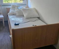 Krankenbett elektrisch